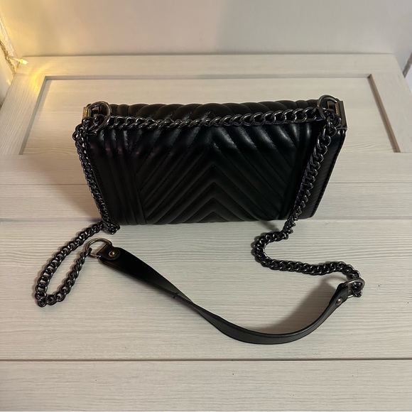 Boutique finds ✨ gorgeous black quilted purse - Picture 8 of 9